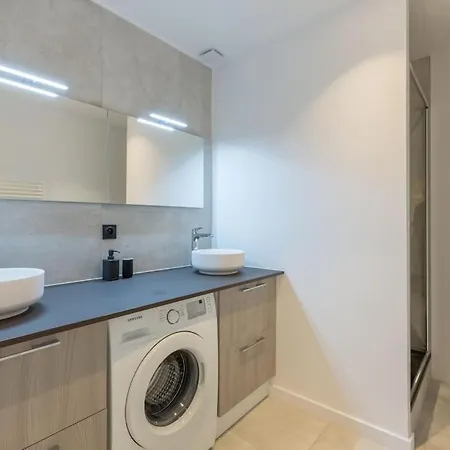 Appartement T3 Hypercentre - Neuf, Equipe Avec Parking A Proximite